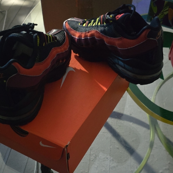 Nike Air Max\' 95 (GS) Black/ engine 1 -team Red-Zest-- 4Y
